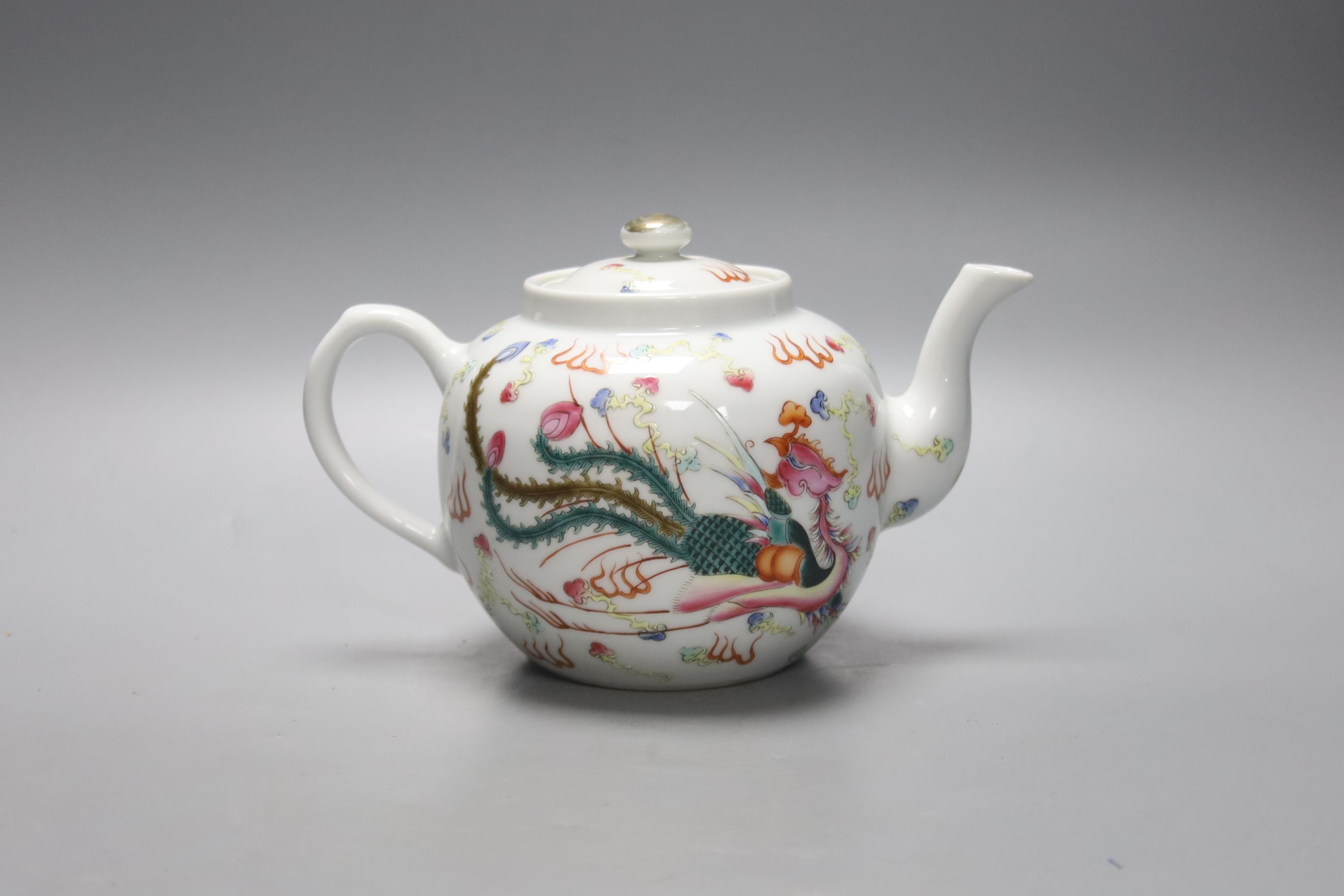 A Chinese porcelain ‘dragon’ teapot, height 13cm